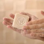 Tuhý čistiaci prípravok na tvár