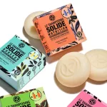 Vyživujúci tuhý šampón